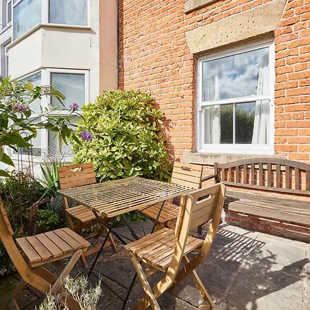 Host & - Sunbeam * Lythe