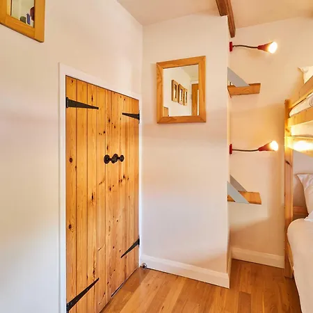 Holiday home Host & - Sunbeam Lythe